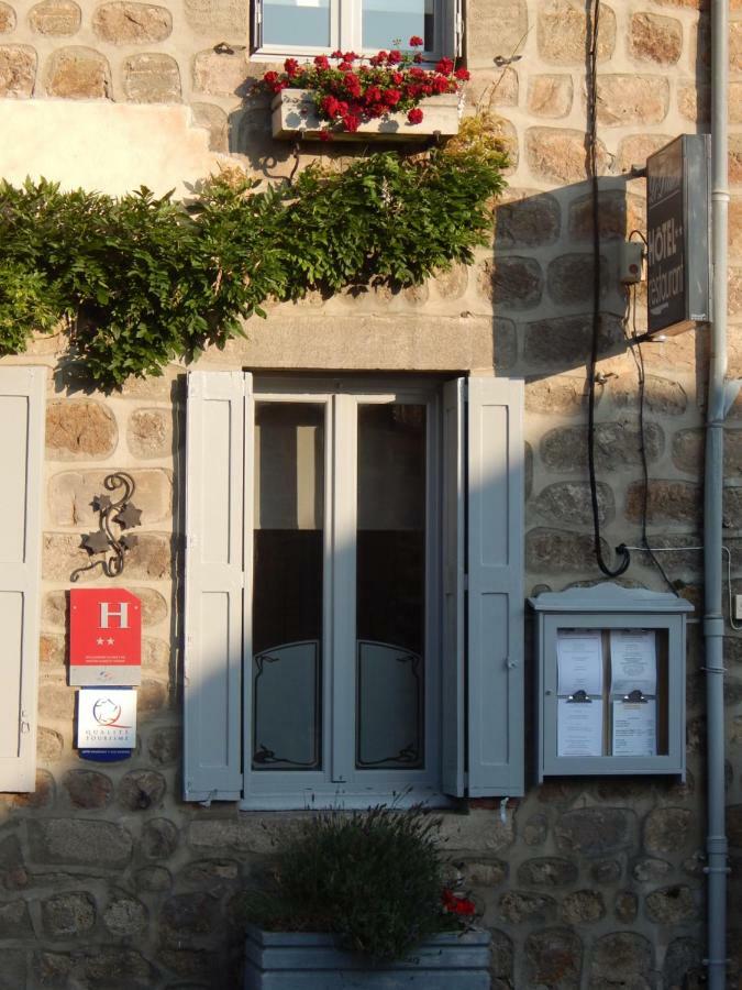 Hotel Restaurant Le Dolmen Saint-Bonnet-le-Château Exterior photo